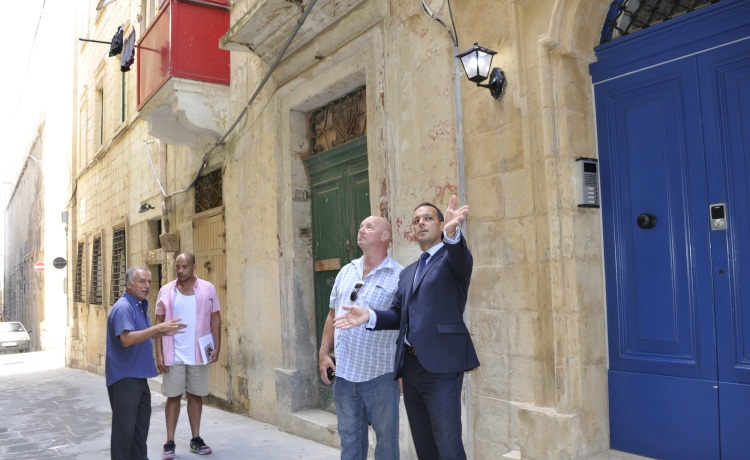“Inħoss dehxa kull meta ninżel Strada Stretta”